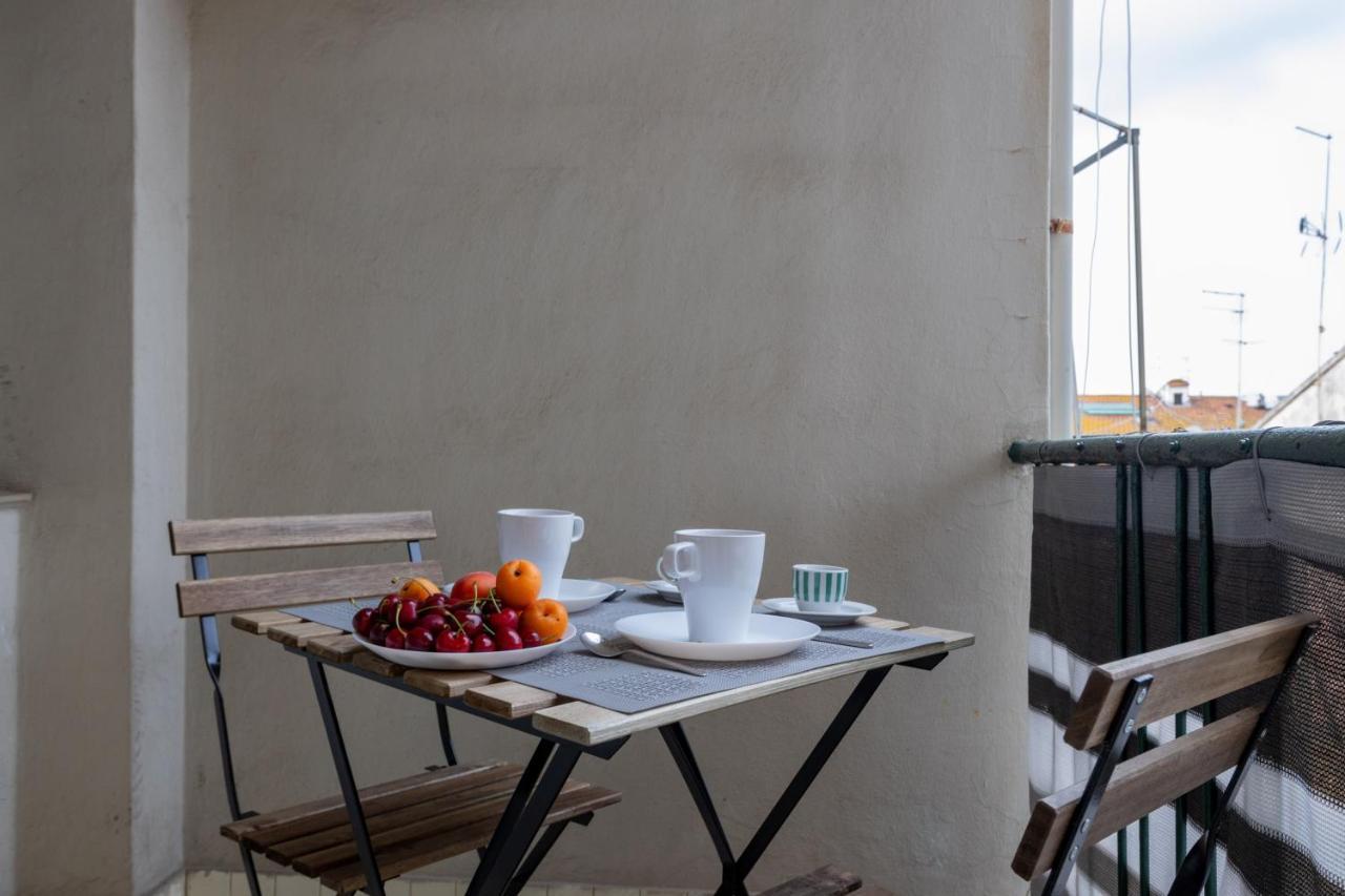 Yellowsunny Apartment With Two Balconies 比萨 外观 照片