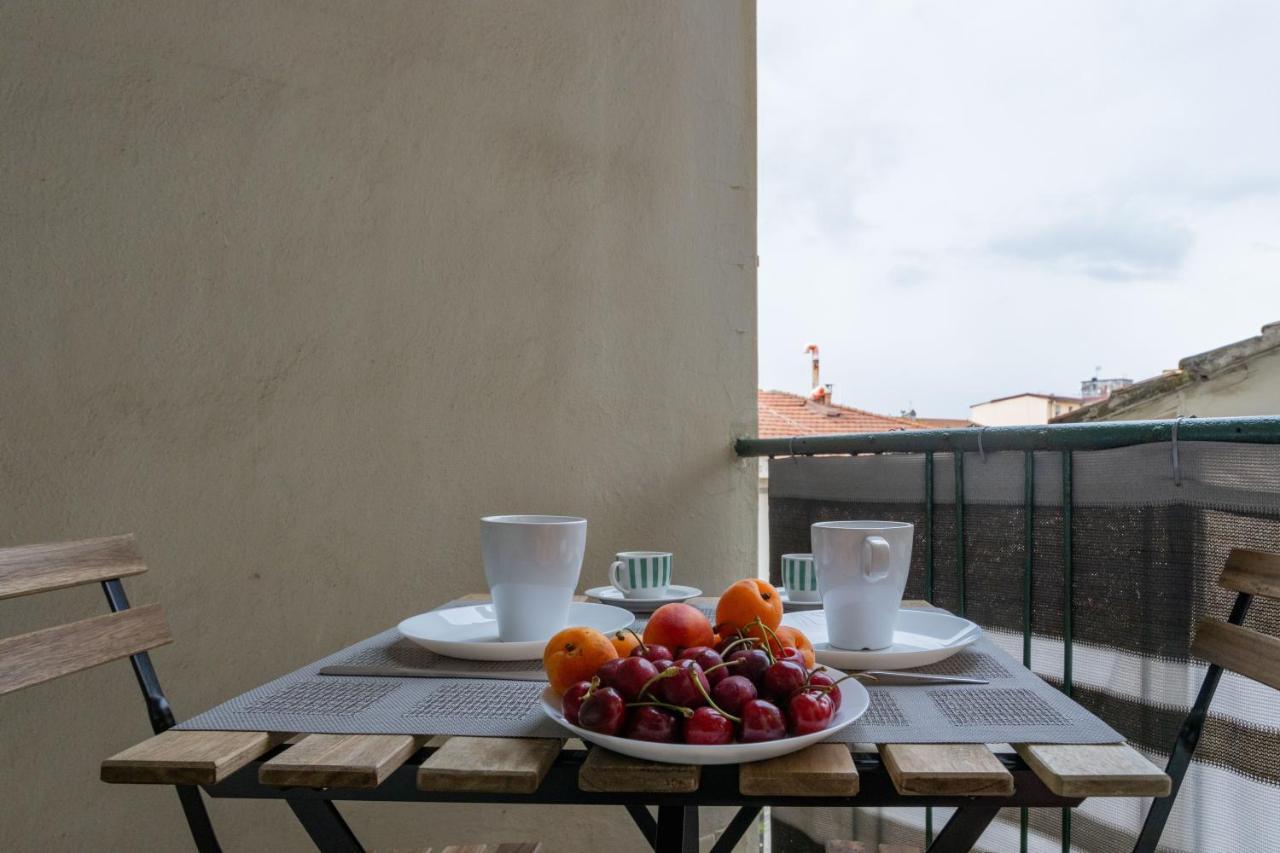 Yellowsunny Apartment With Two Balconies 比萨 外观 照片